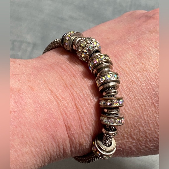 Macy’s mesh stretch bracelet with silver tone, rhinestones, floating beads EUC - Picture 5 of 9